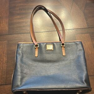 Dooney and Bourke classic black purse